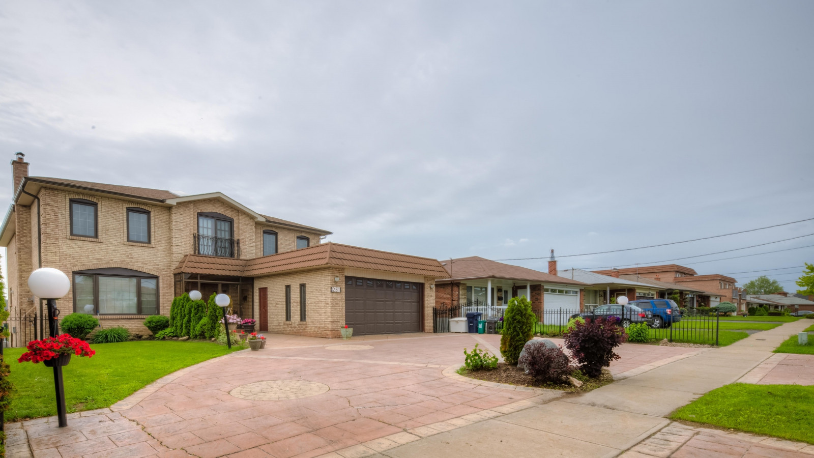 Homes for Sale in Maple Leaf Property.ca